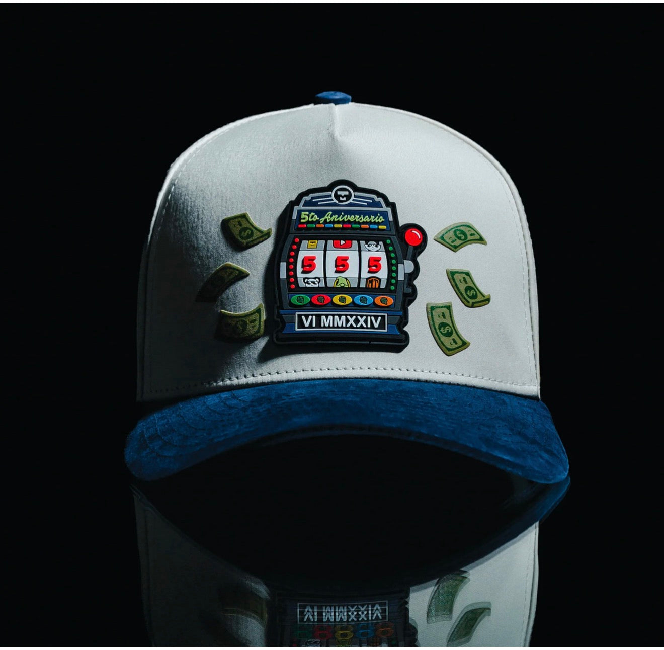 5to Aniversario Beige/Navy Blue